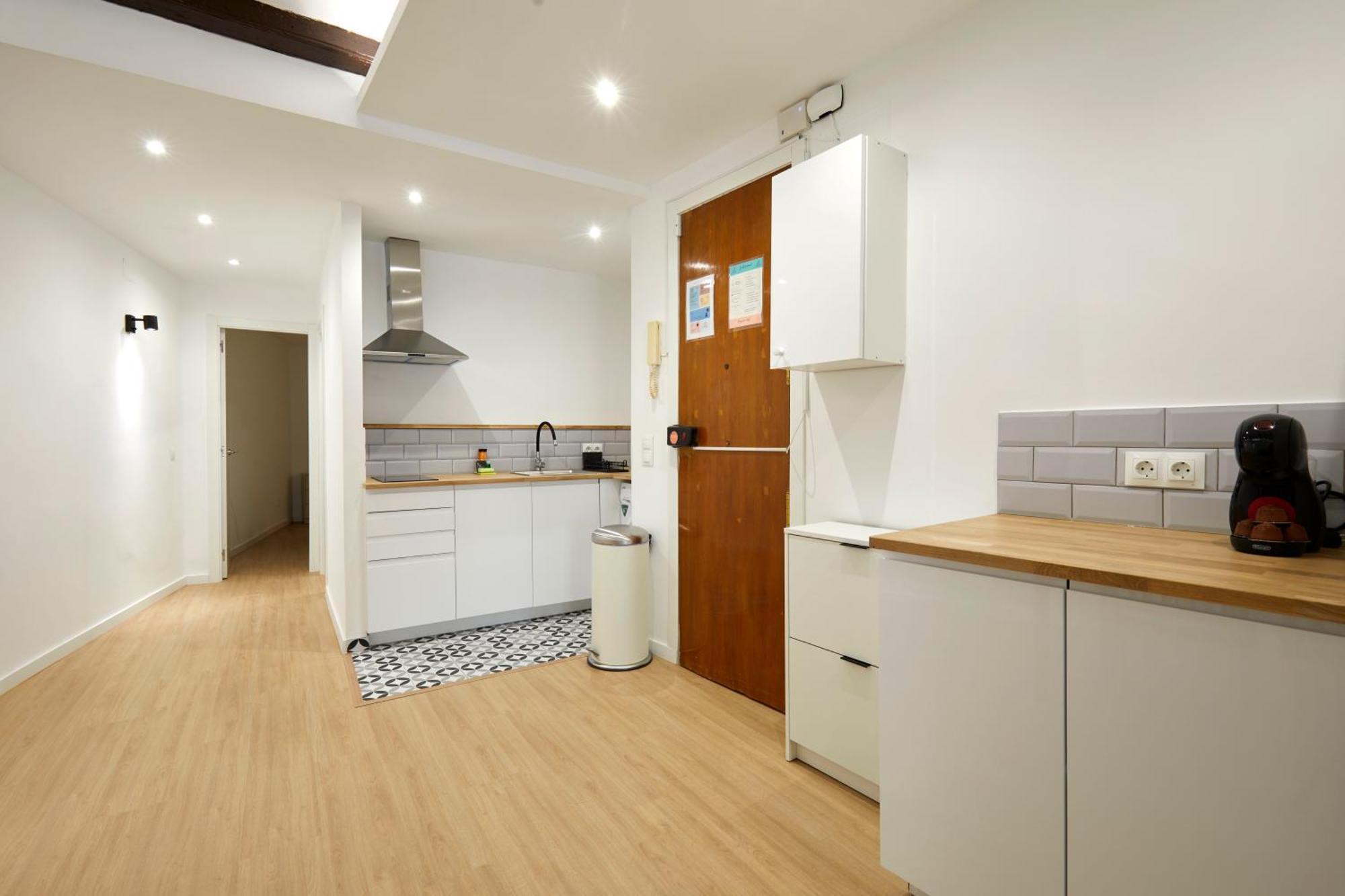 17 Nice Apartment Next To El Molino Barcelona Exteriör bild